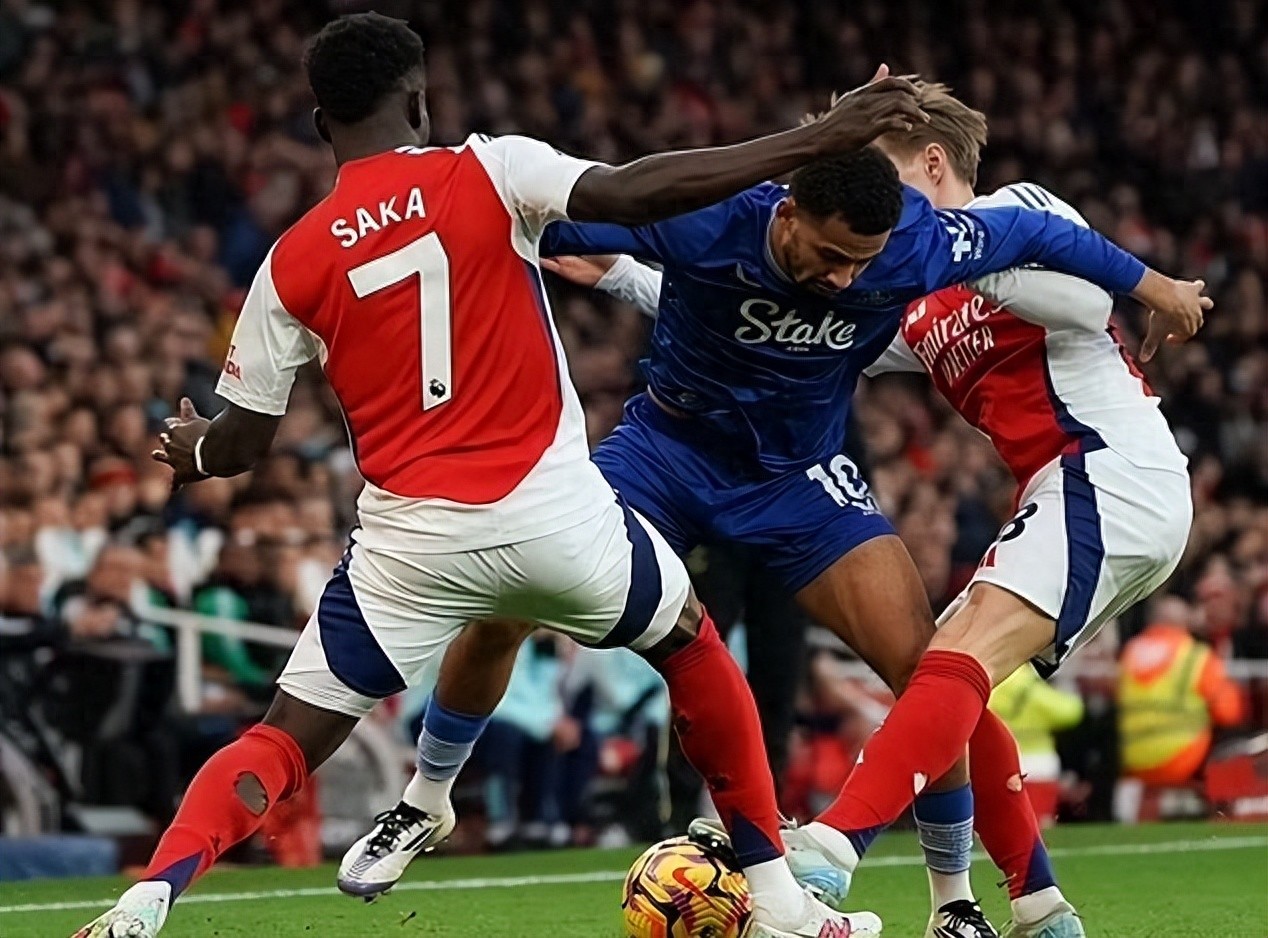 包含伊普斯维奇再添一城，领先优势明显，气势如虹的词条