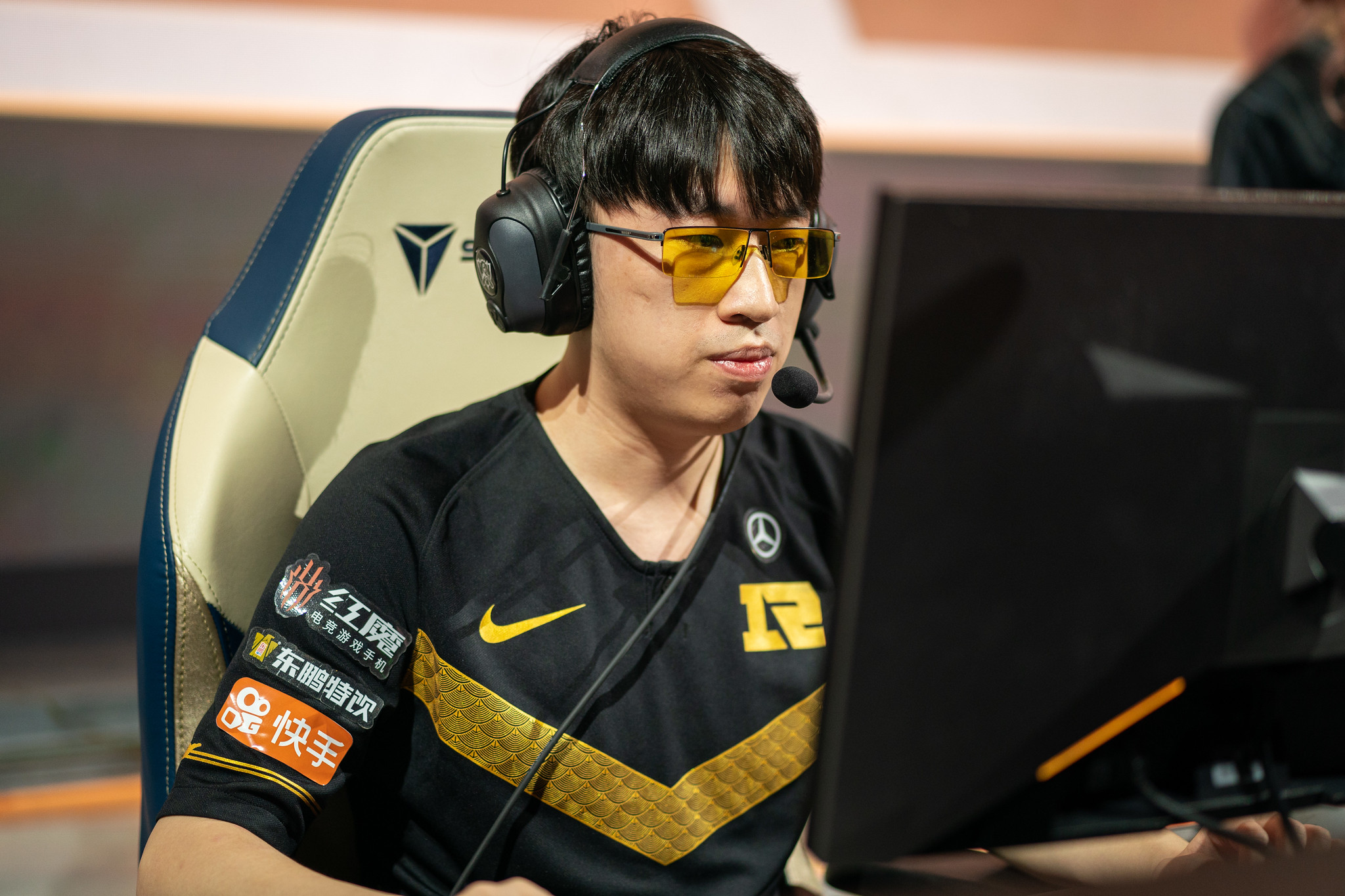 开云-SHR鏖战RNG，Xiaohu极限生还后反打强强对话四强赛，强势挺进下一轮