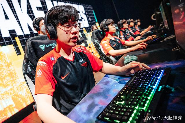 包含FLY力克DK,Gumayusi操刀奇招英雄翻盘焦点之战成都决赛之夜,让粉丝疯狂欢呼的词条 包含FLY力克DK,Gumayusi操刀奇招英雄翻盘焦点之战成都决赛之夜,让粉丝疯狂欢呼的词条