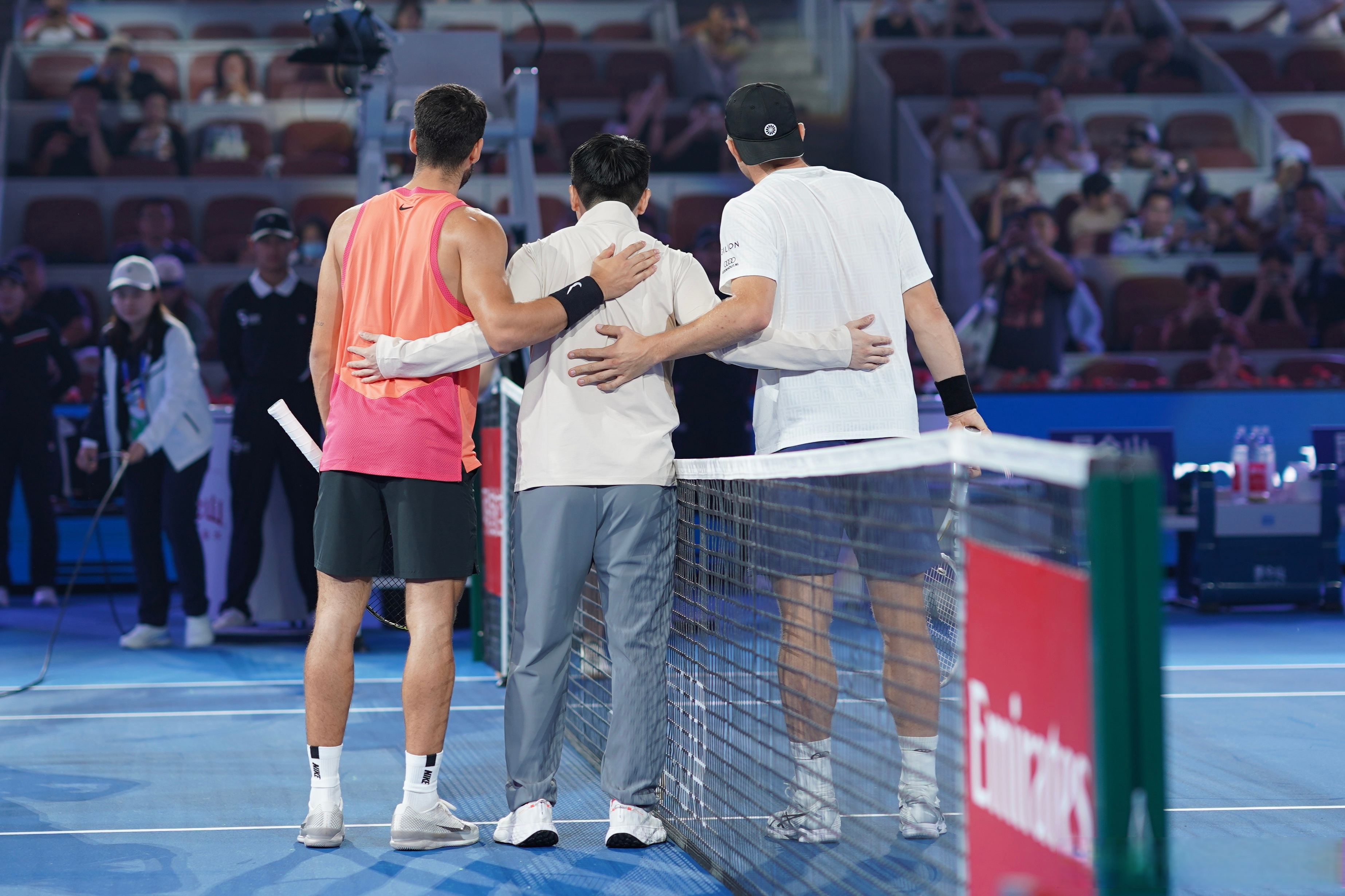 开云体育-英格兰队鏖战葡萄牙队，樊振东带队取胜