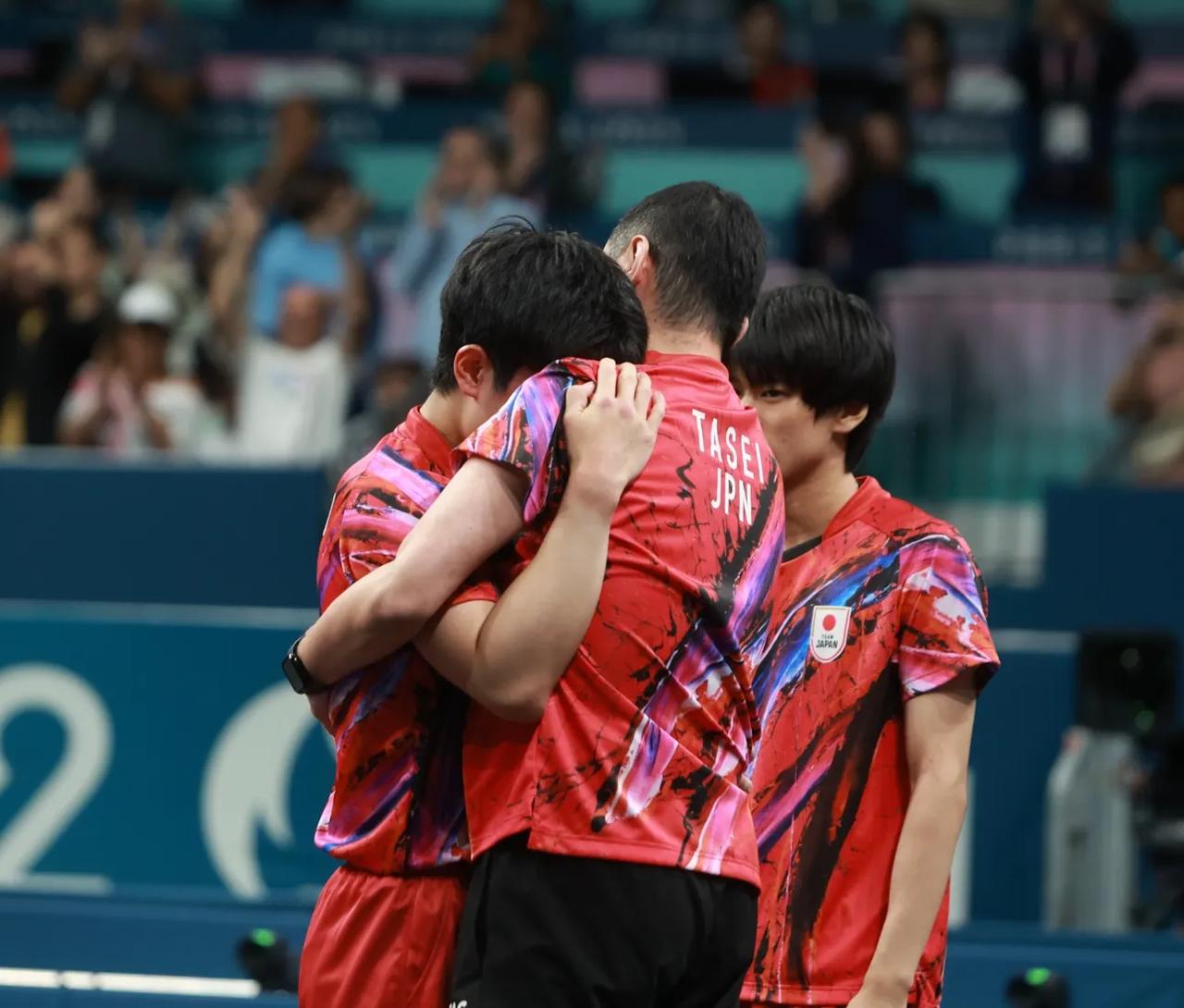 关于日本队完胜韩国队，张本智和刷新纪录的信息