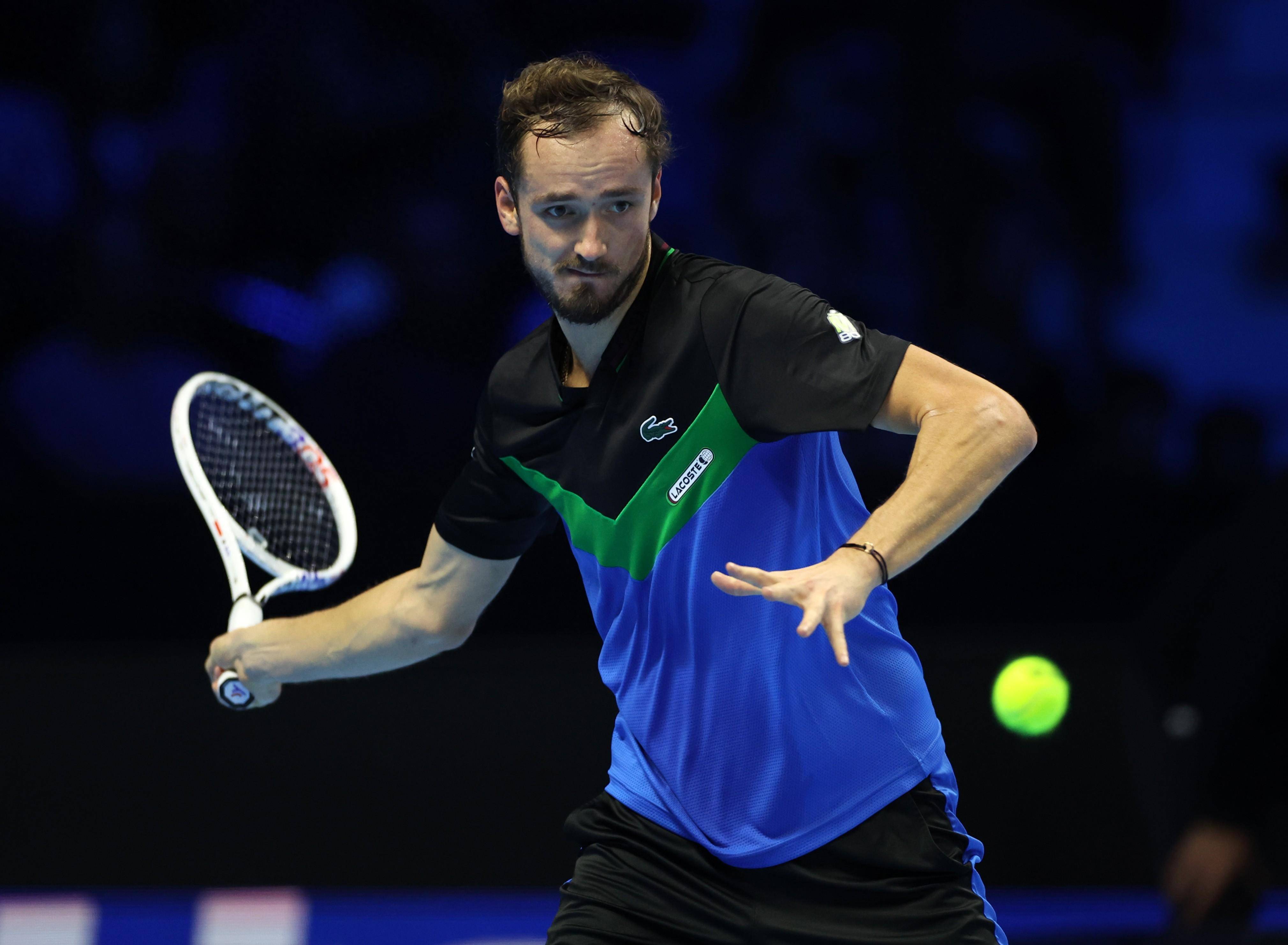 开云体育-美网险胜戴维斯杯，梅德韦杰夫点燃赛场