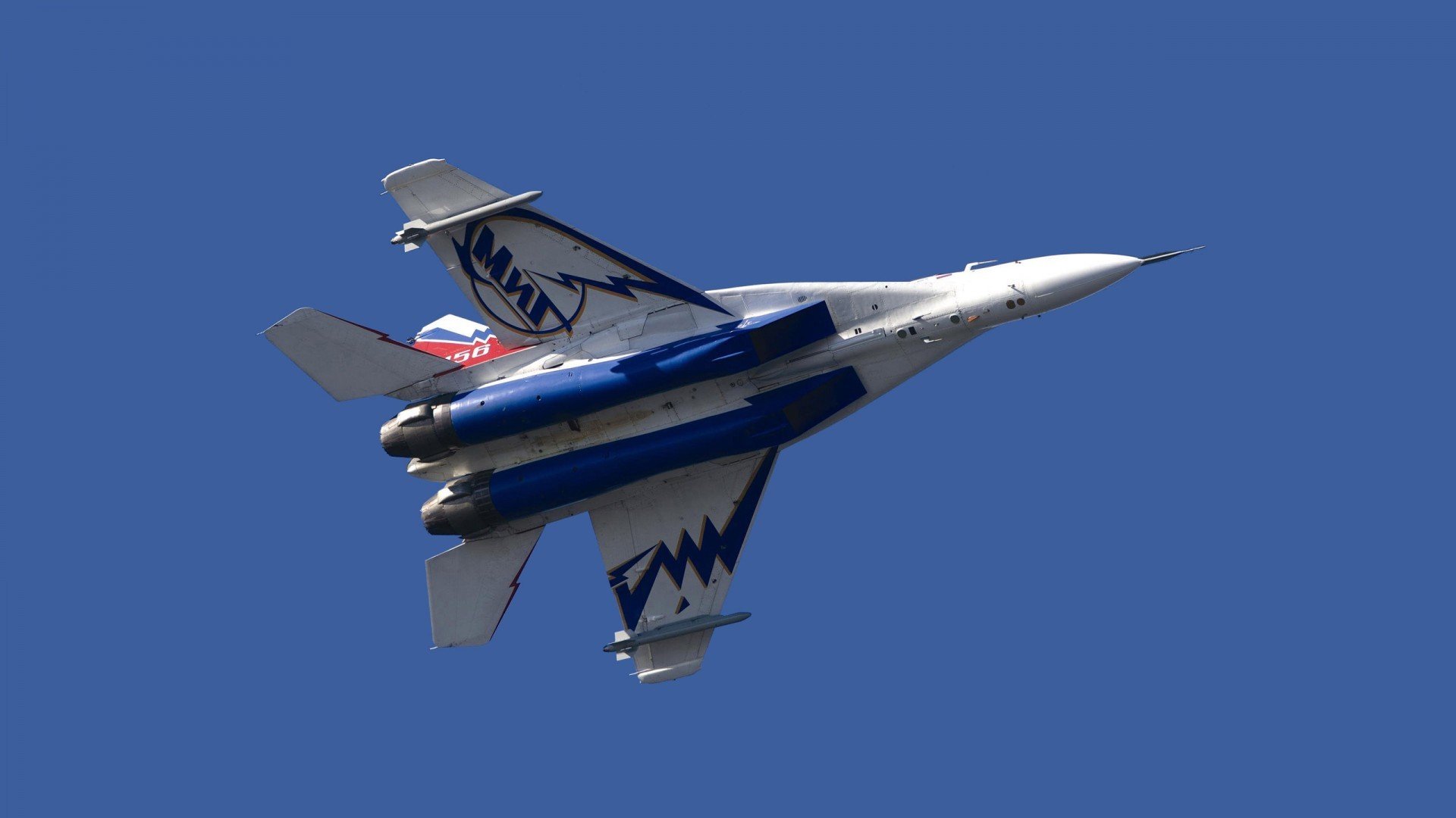 孔德一战封神!玻利维亚窒息式防守掐灭波斯铁骑,南美奇迹震惊世界