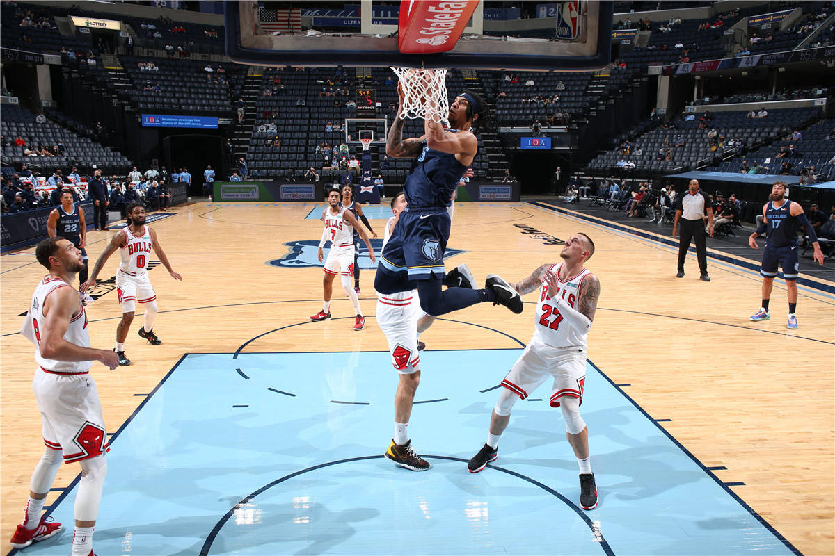 公牛逆转灰熊，乔治统治全场